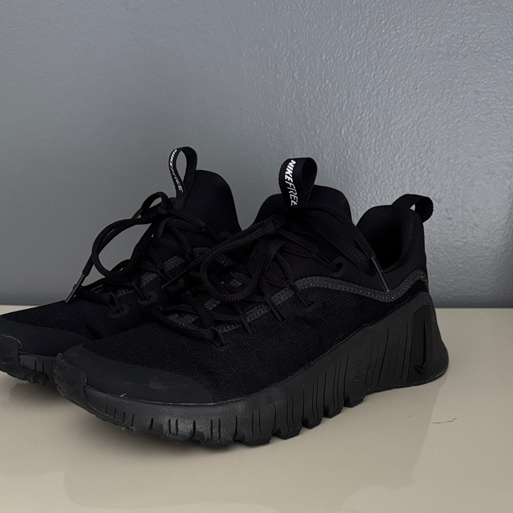 Black NIKE METCON 6